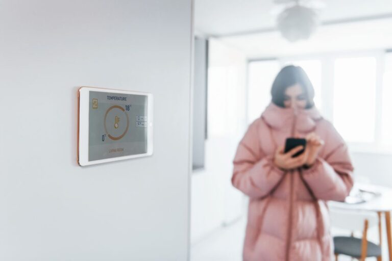 Temperatura ideale in casa: come impostarla per risparmiare senza perdere comfort
